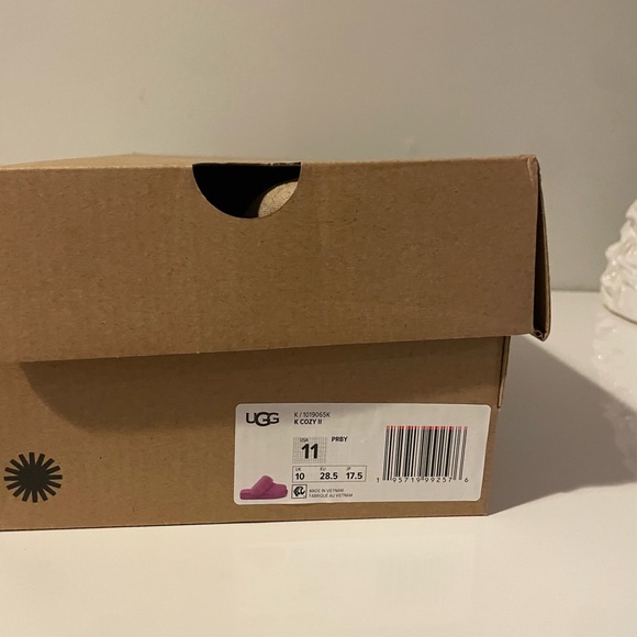 Ugg slides - Picture 3 of 6